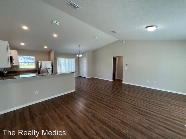 Building Photo - 3 br, 2 bath House - 3627 SE 134th PL