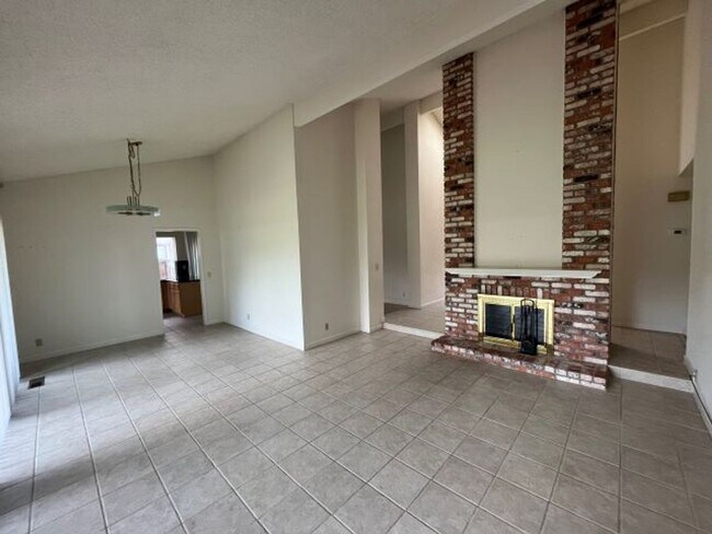 Building Photo - Mission Hills Fremont Single Family Home i...