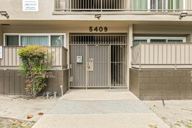 Foto del edificio - 5409 Radford Ave