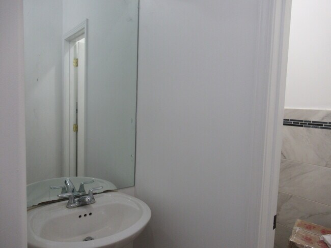 Washroom 1 - 129 NY-306