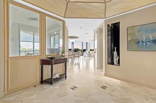 Building Photo - 435 L Ambiance Dr