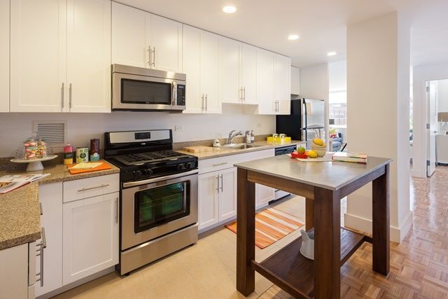 Foto principal - 97-45 Queens Blvd