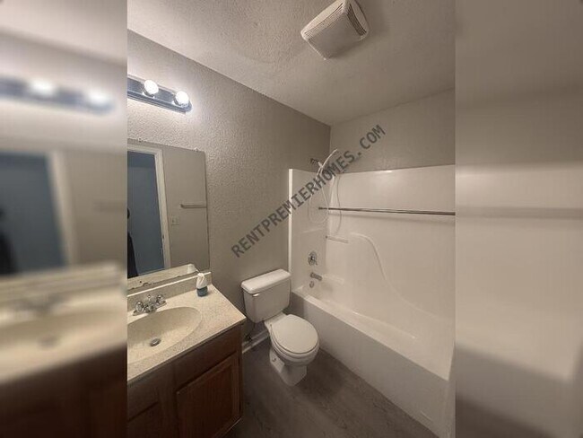 Building Photo - 3820 West St