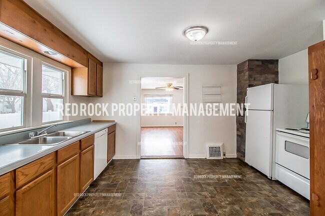 Foto del edificio - 4211 N Madison St
