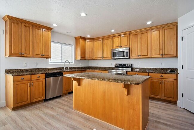 Foto del edificio - Beautiful Single Family Home for Rent in Lehi