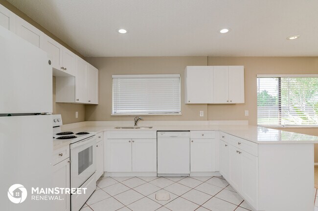 Building Photo - 7583 Darlene St