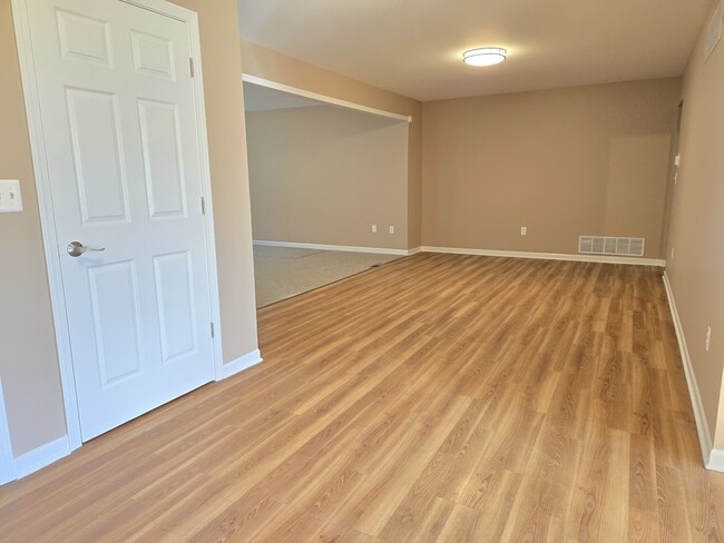 Foto del edificio - 1417 Bayview Ln