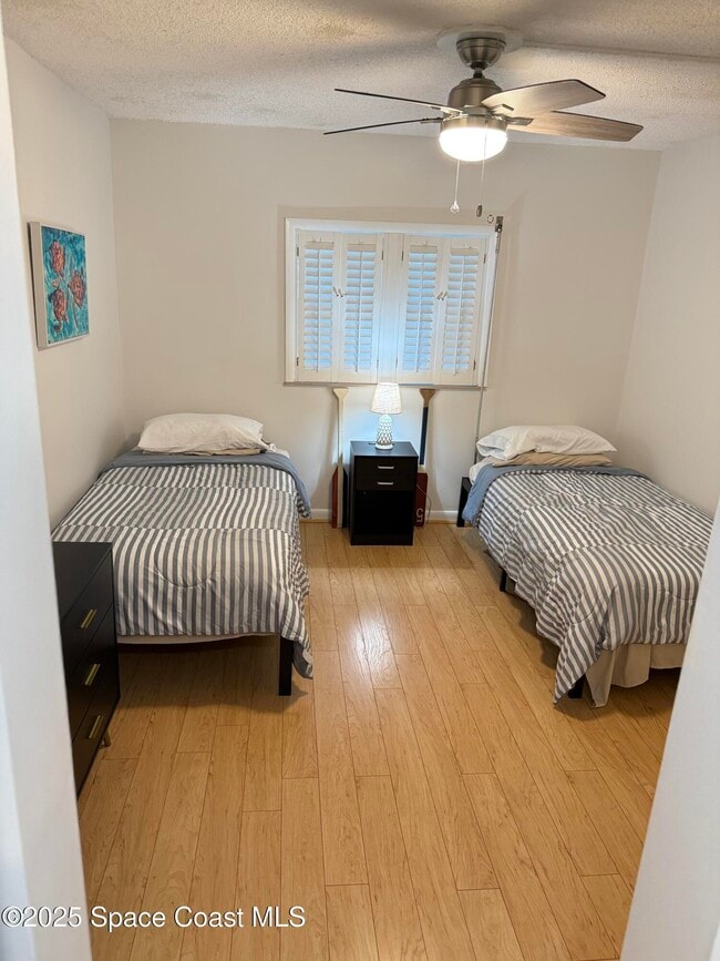 Foto del edificio - 301 S Miramar Ave