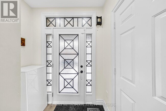 Building Photo - 10 Applegrove Ct