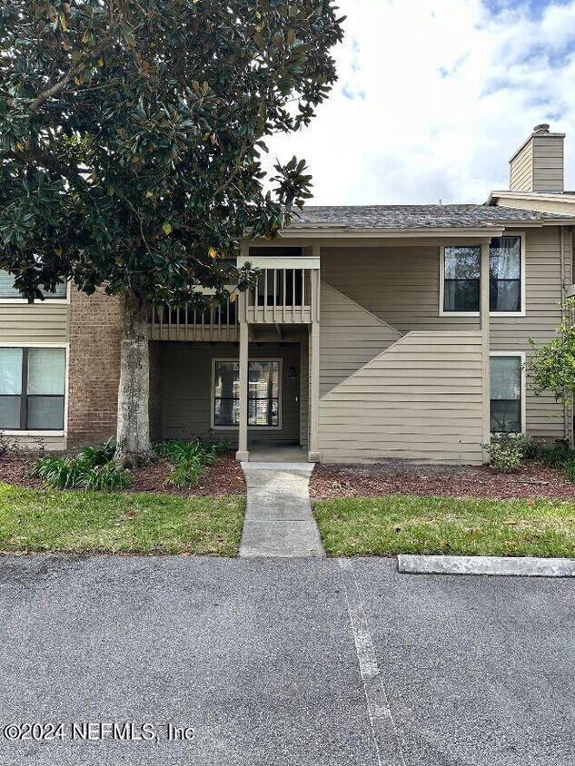 Primary Photo - 10200 Belle Rive Blvd