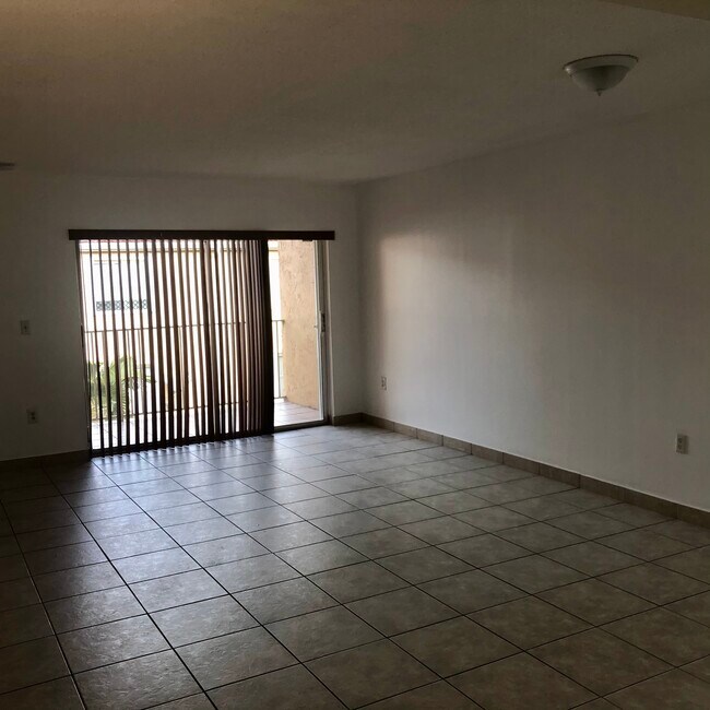 Building Photo - 1155 NW 124th Pl