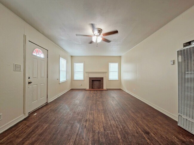 Foto del edificio - Cozy 3 Bed 1 Bath Home Near Texas Tech University.