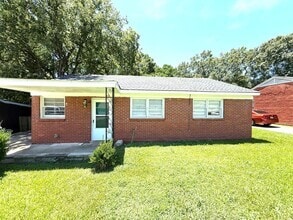 Building Photo - 2114 Ester St