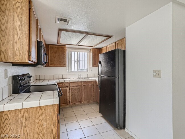 Building Photo - 2440 Old Forge Ln