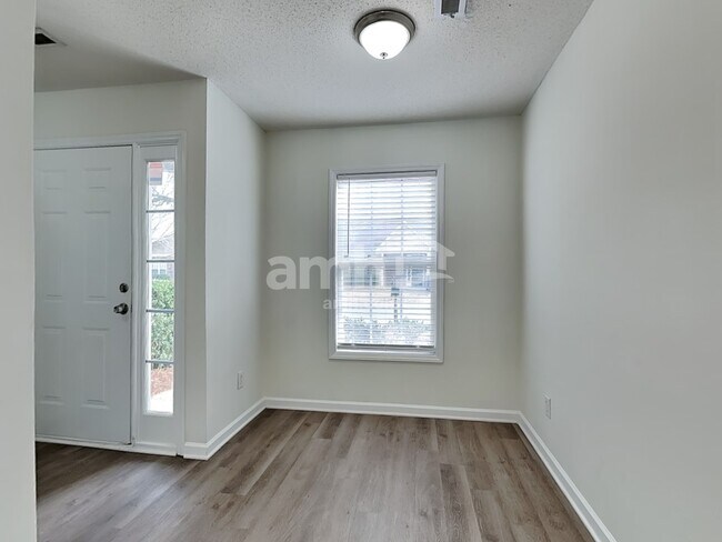 Foto del edificio - 108 Tudor Downs Rd