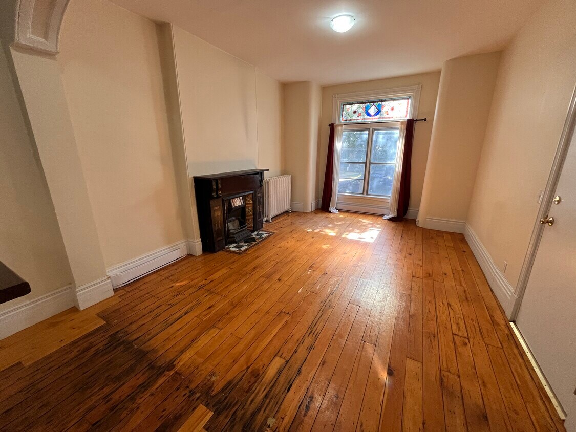 Photo principale - 1-235 Johnson Street, Kingston, Ontario