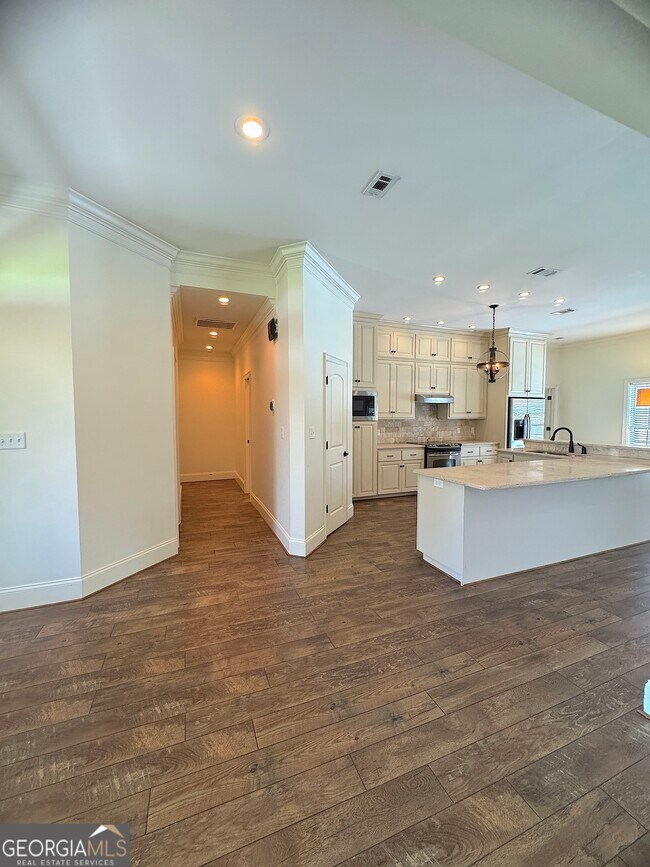 Foto del edificio - 5049 Carlton Ridge Cir