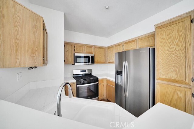 Foto del edificio - 1402 Elk Grove