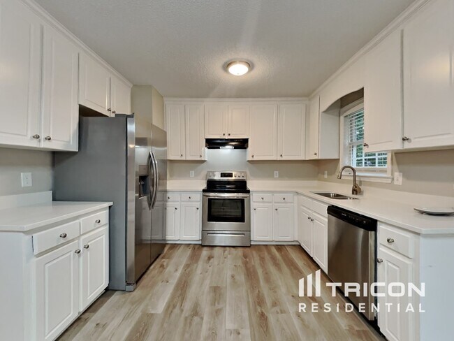 Building Photo - 139 Creekside Dr