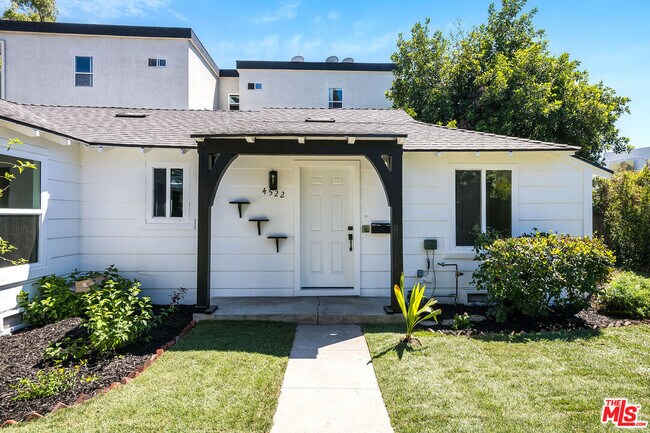 Foto del edificio - 4522 Laurel Canyon Blvd