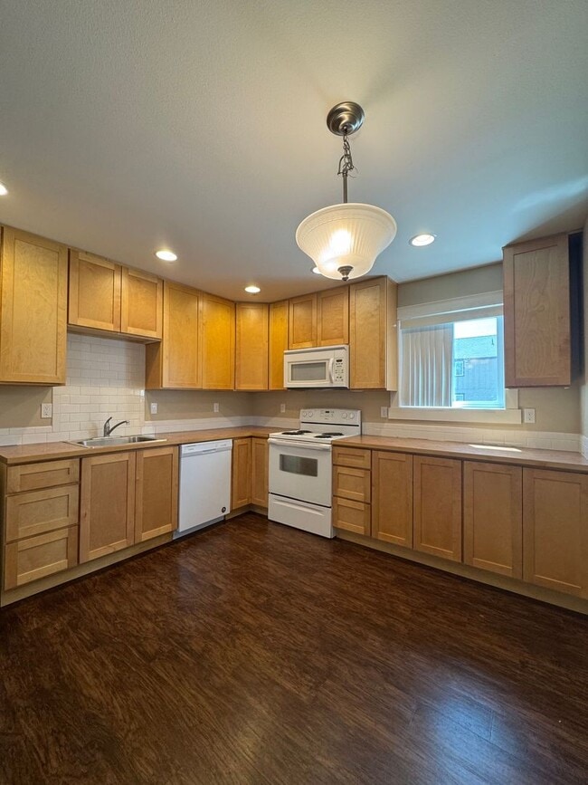 Building Photo - Cambridge Place I - 2239