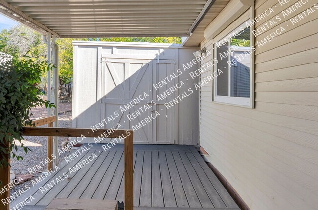 Foto del edificio - 10684 N Stromboli Ave