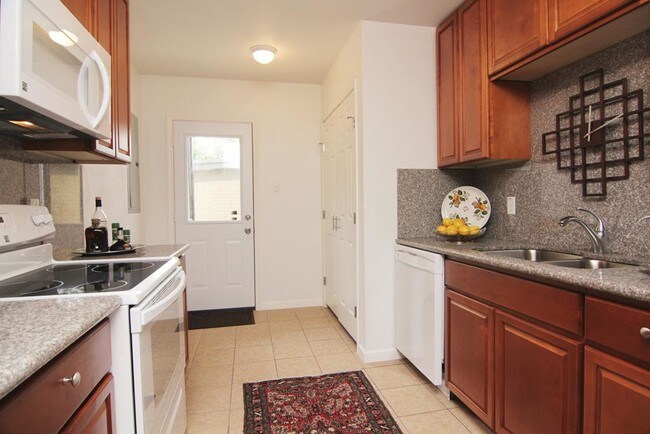 Foto del edificio - 6832 Bellgreen Dr