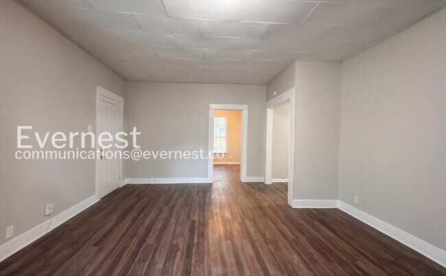 Foto del edificio - 3-Bedroom Home with Off-Street Parking / Pet-Friendly / Vouchers Accepted / Available Now!