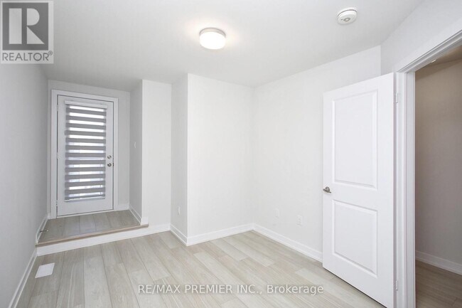 Building Photo - 73 Akil Thomas Gdns