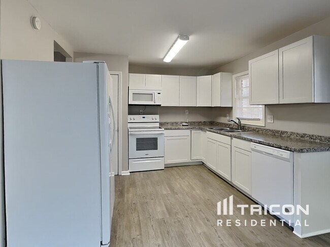 Building Photo - 4930 Sugar Creek Dr