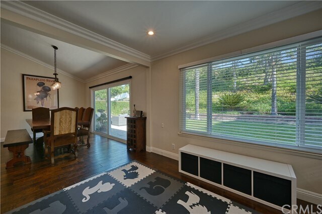Building Photo - 26891 La Sierra Dr