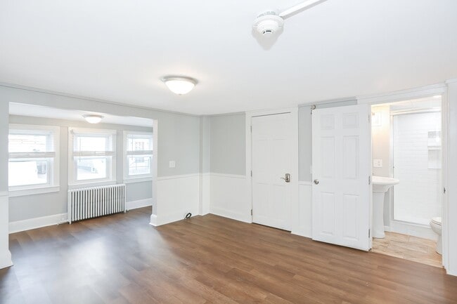 Building Photo - 39 Bourne St