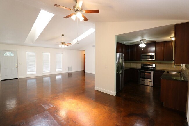 Foto del edificio - 4225 Oak Ln