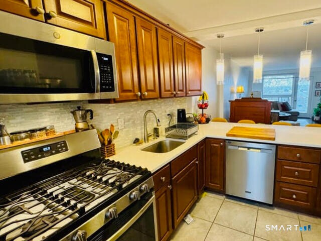 Foto del edificio - 91 Strawberry Hill Ave