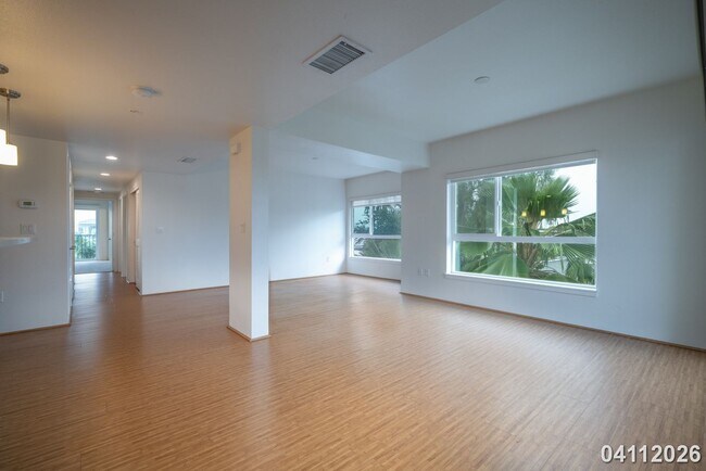Foto del edificio - Ka Malanai @Kailua 3-bedroom 2-bath End Unit