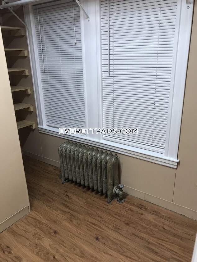 Foto principal - 184 Bucknam St