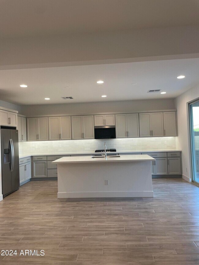 Building Photo - 21289 E Superstition Dr