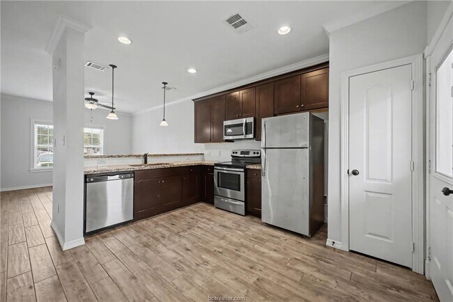 Foto del edificio - 301 Southwest Pkwy