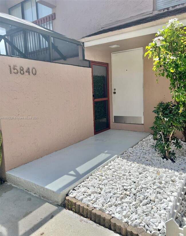 Foto del edificio - 15840 SW 90th Ct