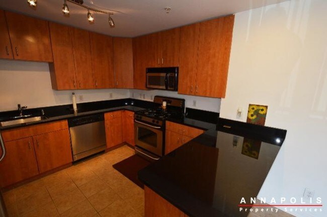 Building Photo - 1142 cove rd #202