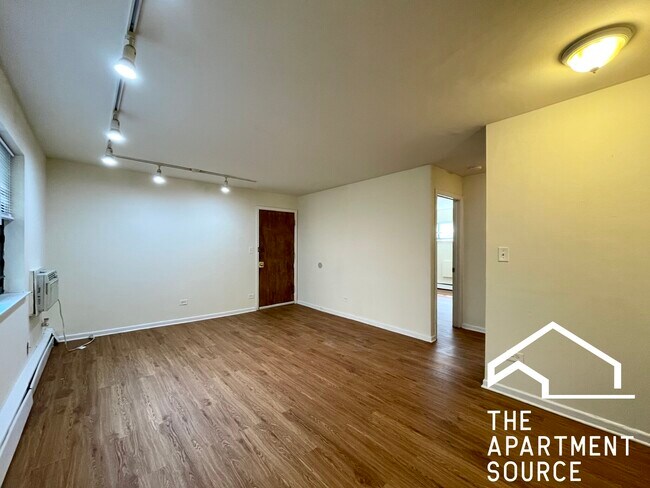 Photo - 6002 N Kenmore Ave Apartment