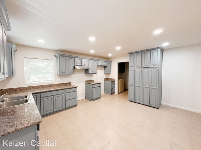 Building Photo - 4 br, 2 bath House - 3338 21st ave