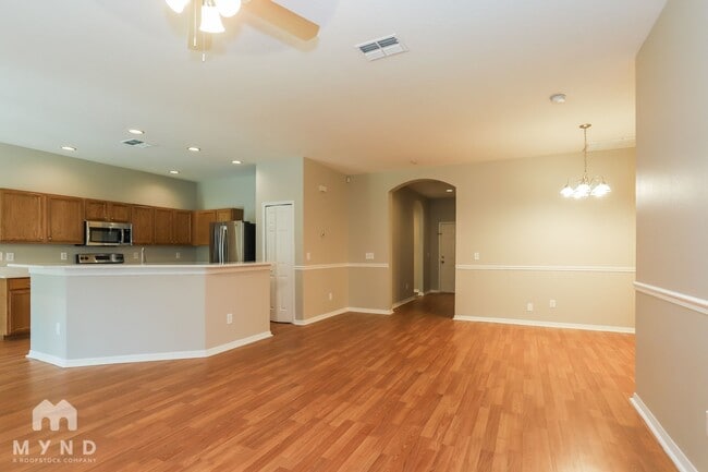 Building Photo - 713 Parsons Pointe St