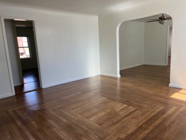 Foto del edificio - 9286 S Elm Ave
