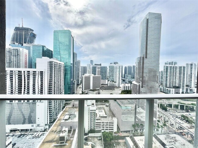 Foto del edificio - 151 SE 1st St