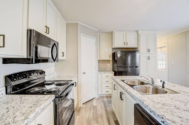 Foto del edificio - 1800 Oak Grove Rd E