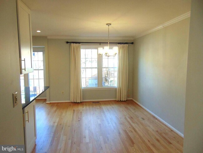Foto del edificio - 10137 Village Knolls Ct
