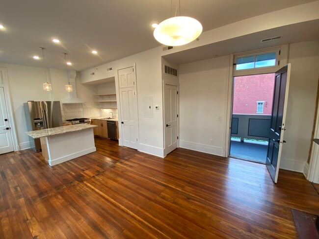 Foto del edificio - 1035 Dayton St