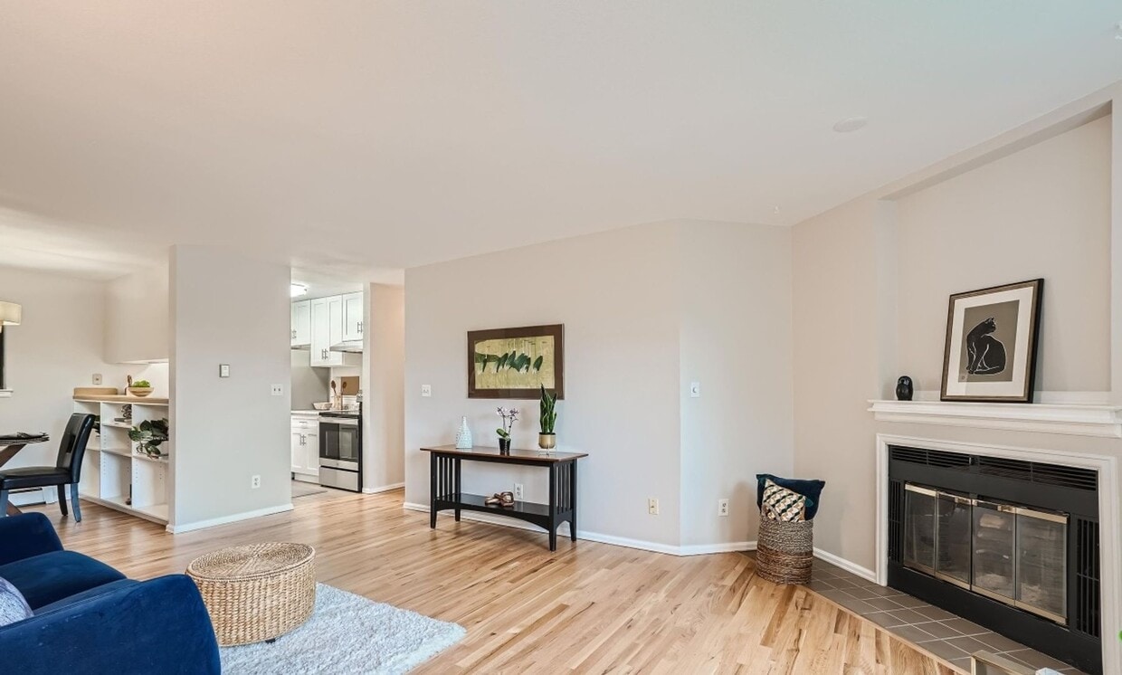 Primary Photo - Furnished 2 Bed 2 Bath Condo in the Heart ...