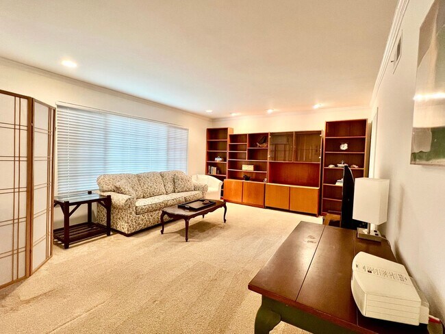 Foto del edificio - Beautifully Furnishee 2 bedroom, 2 bathroom Home